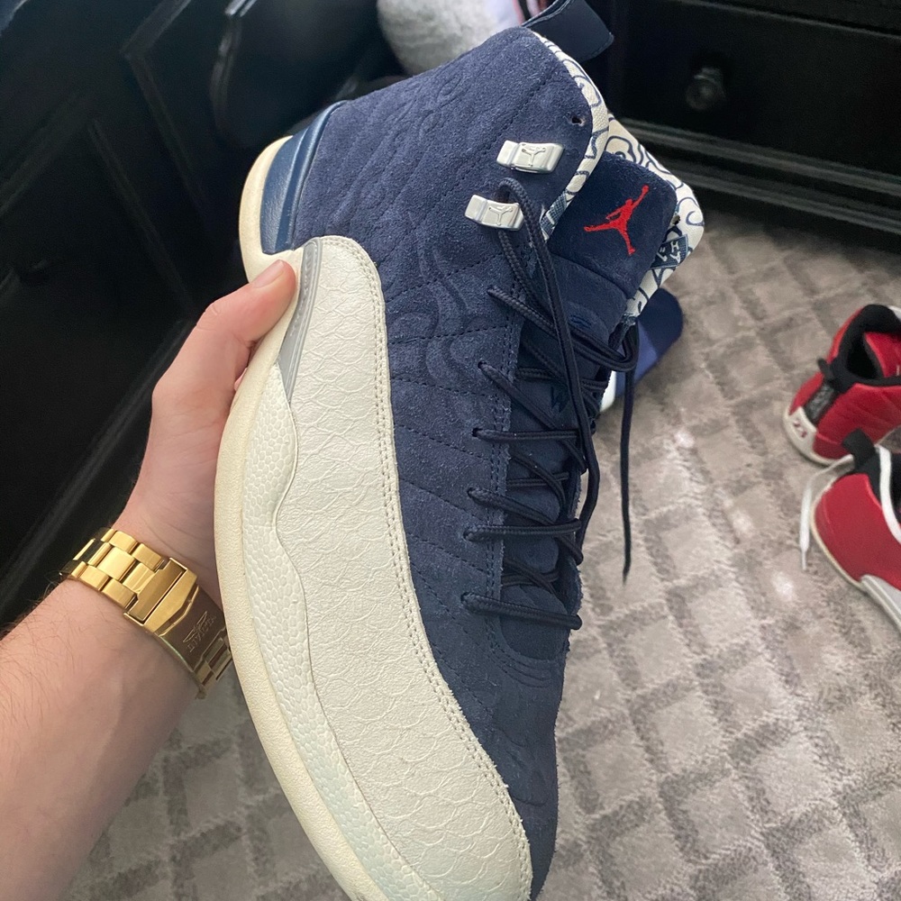 Jordan 12 international flight